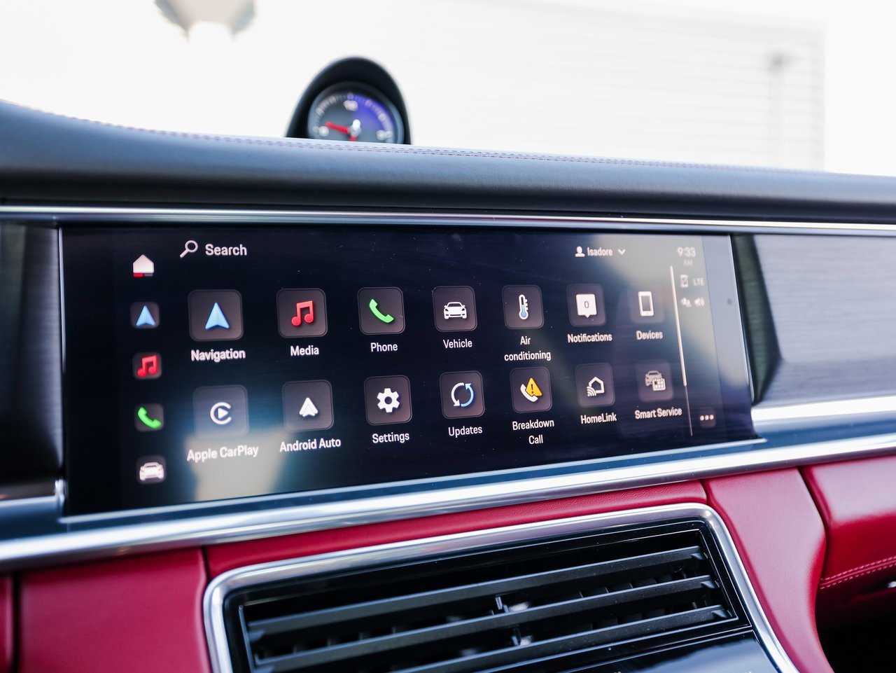 Certified 2023 Porsche Panamera Platinum Edition image 18