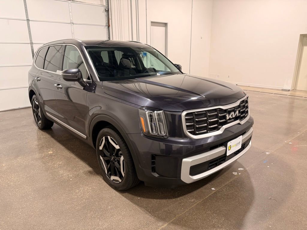 Used 2025 Kia Telluride S AWD/4WD image 3