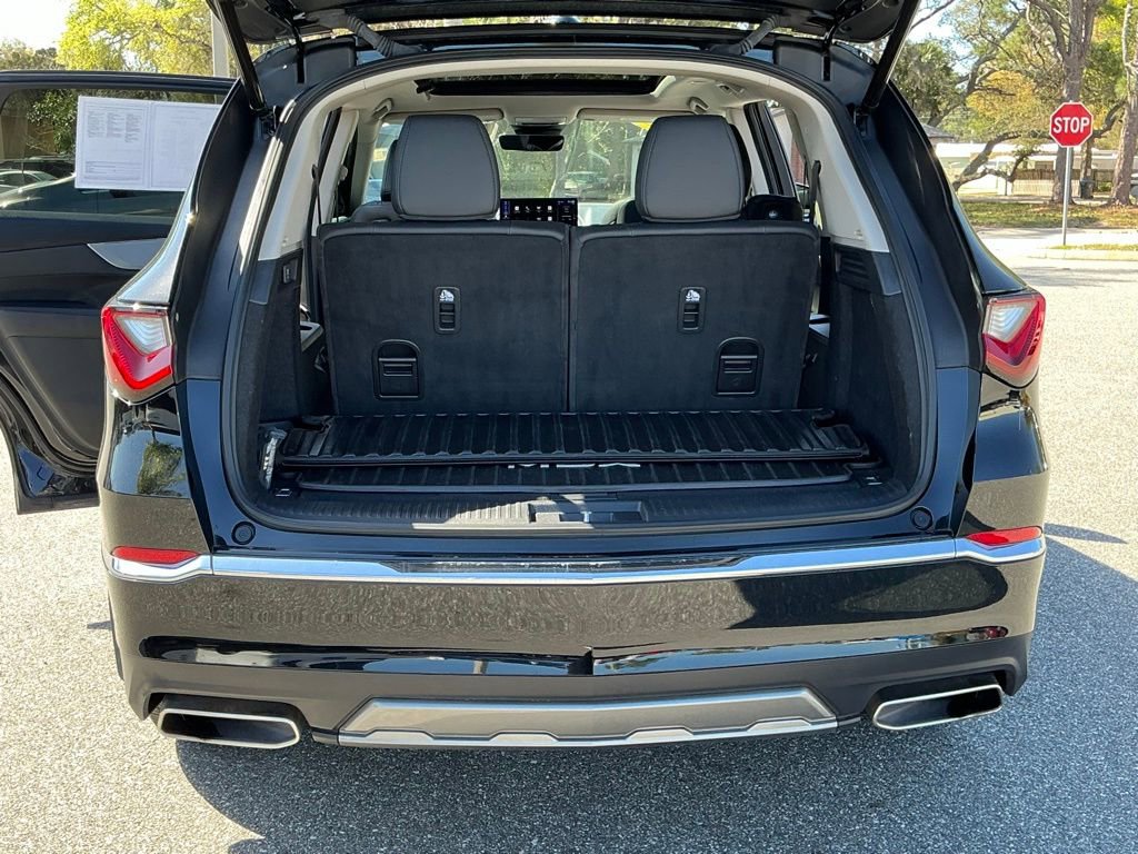 Used 2025 Acura MDX FWD image 17