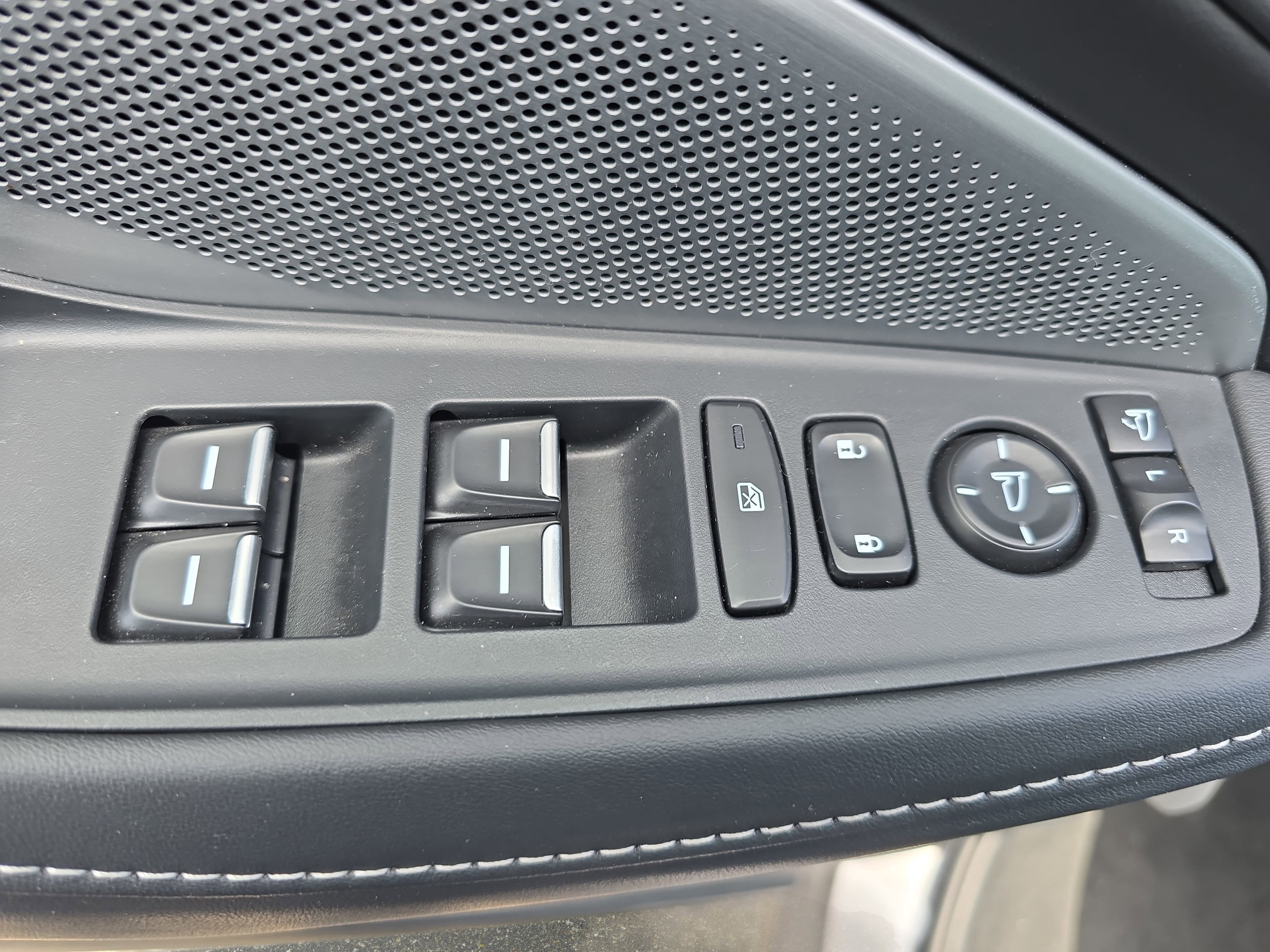Certified 2025 Acura MDX FWD w/ Technology Package image 27