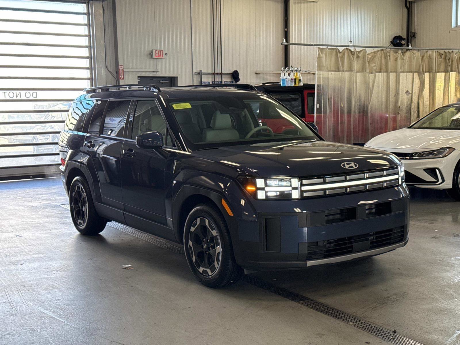 Certified 2025 Hyundai Santa Fe SEL image 3