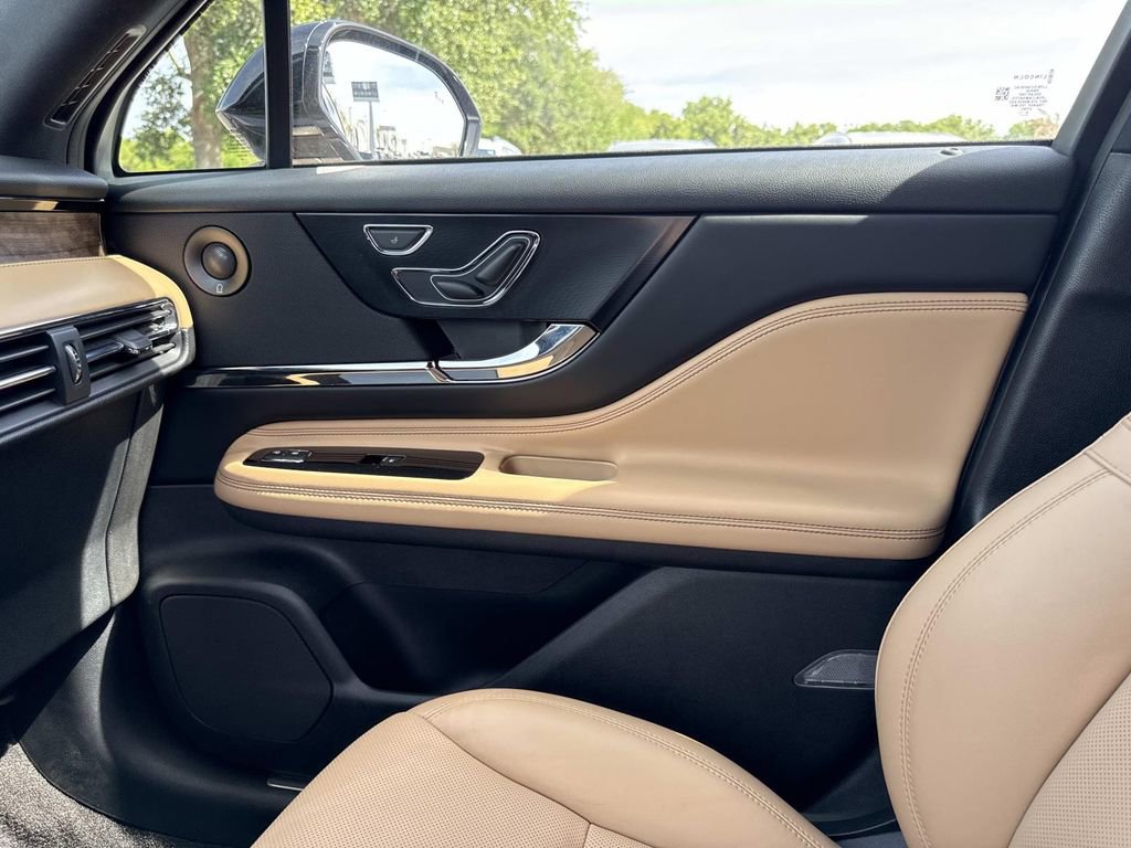 Certified 2020 Lincoln Corsair Reserve w/ Equipment Group 201A image 22