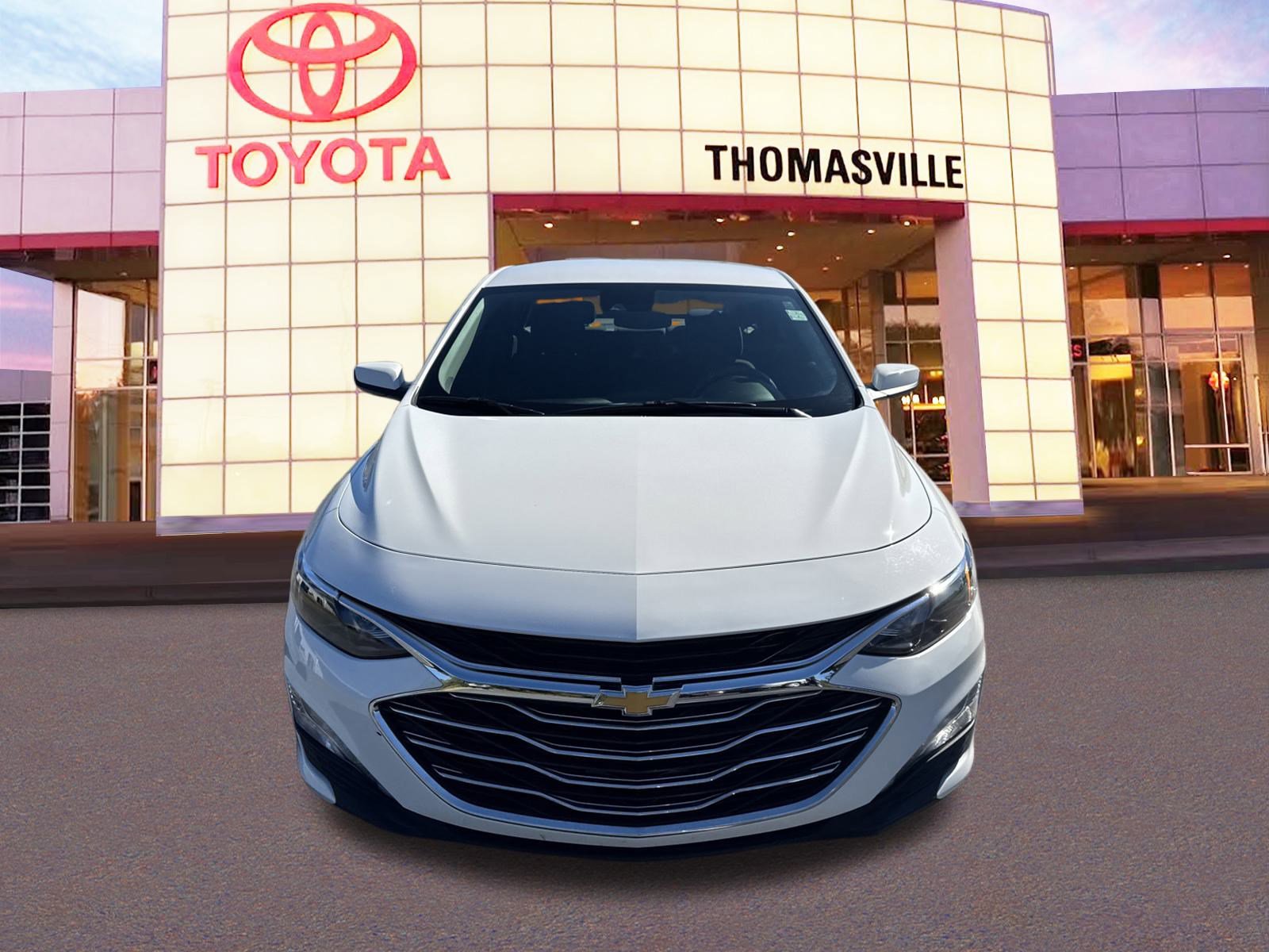 Used 2024 Chevrolet Malibu LT image 2