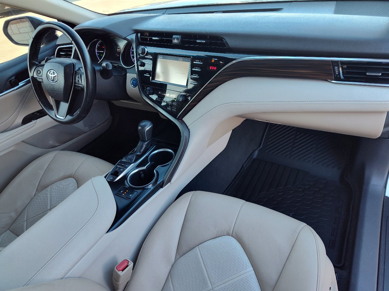 Used 2018 Toyota Camry XLE image 45