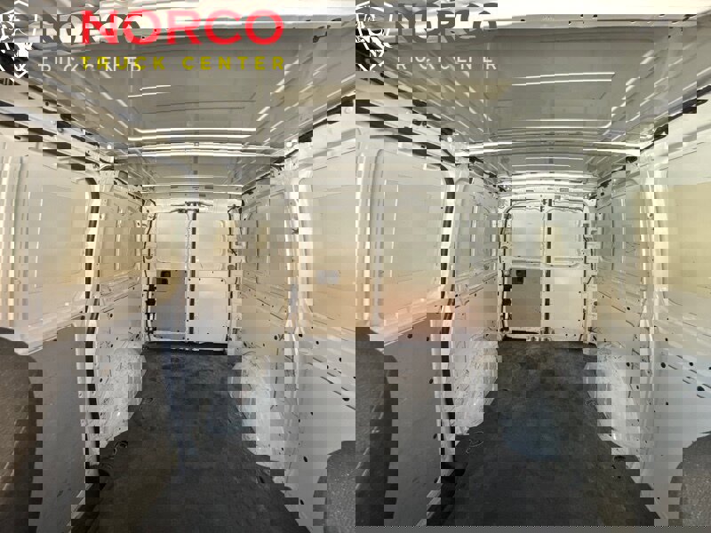 Used 2017 Mercedes-Benz Metris w/ Driver Efficiency Package image 22