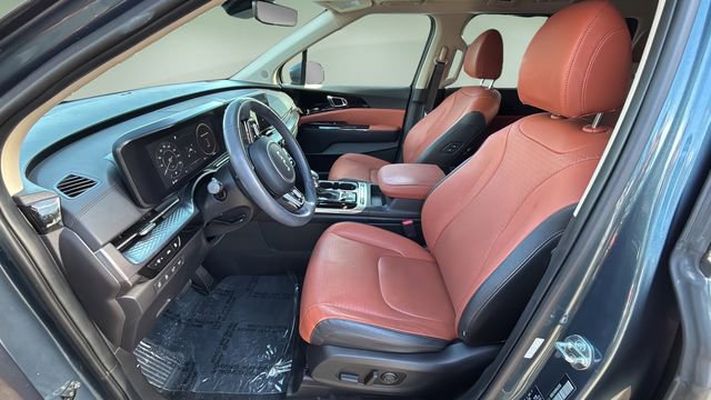 Used 2024 Kia Carnival SX Prestige image 18