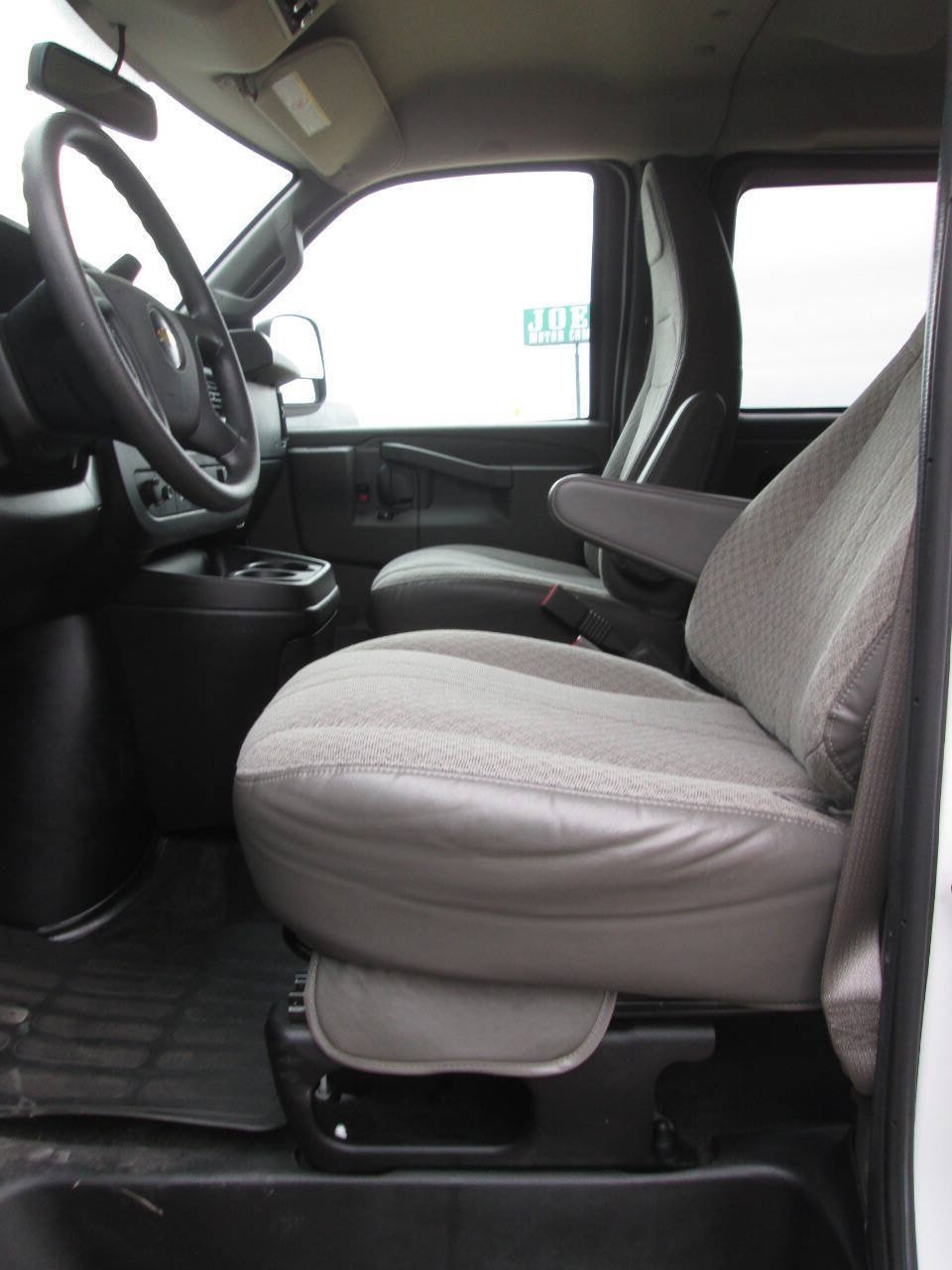 Used 2018 Chevrolet Express 3500 LT w/ LT Preferred Equipment Group RWD image 20
