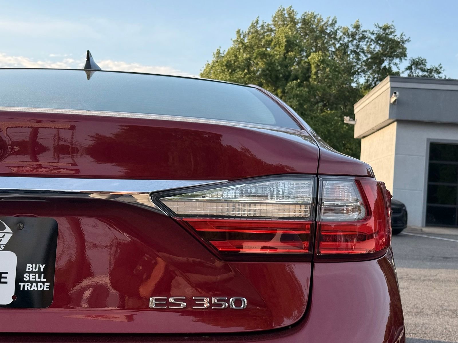 Used 2016 Lexus ES 350 w/ Luxury Package w/Wood Trim FWD image 10