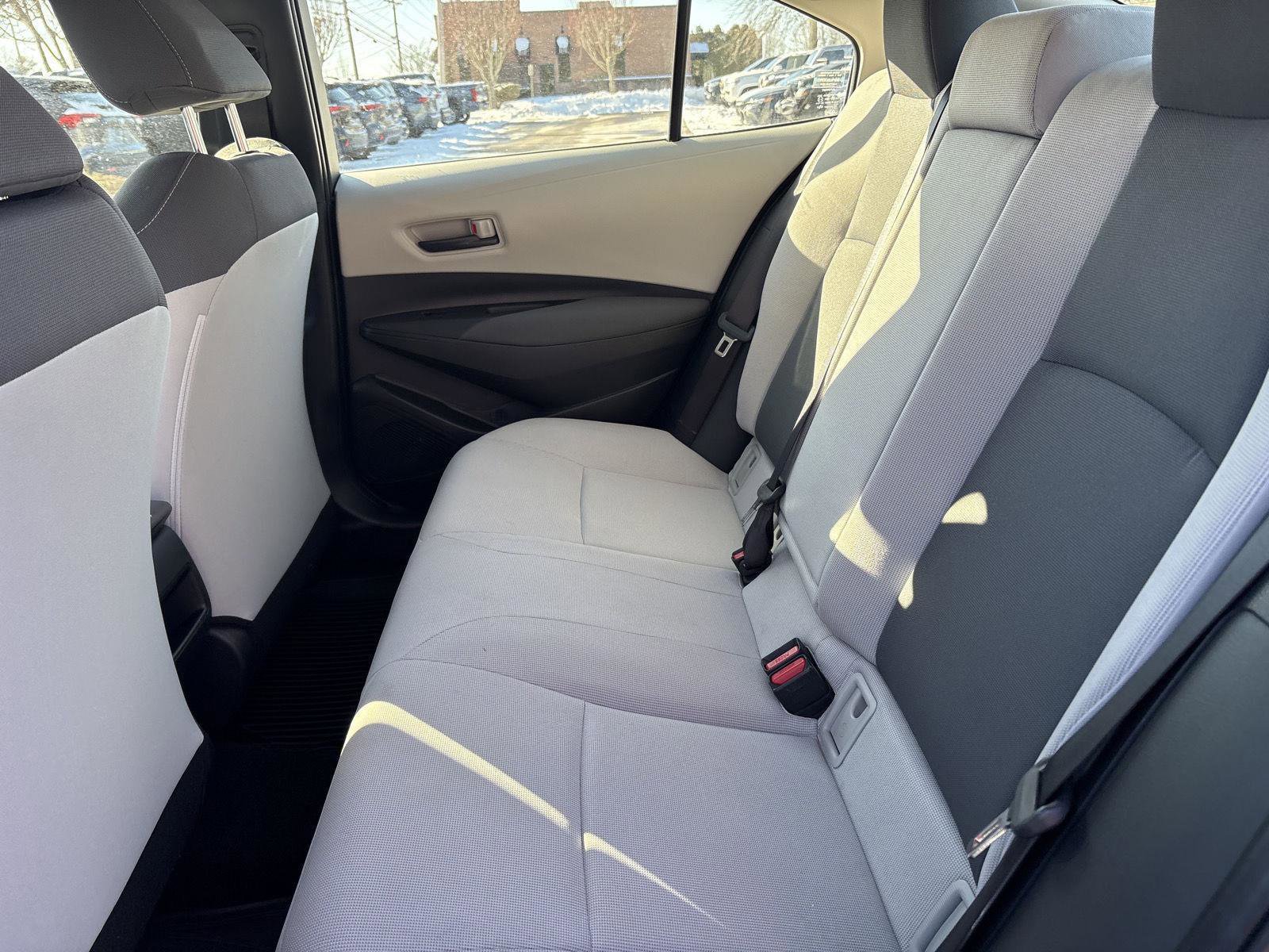 Used 2022 Toyota Corolla LE image 22