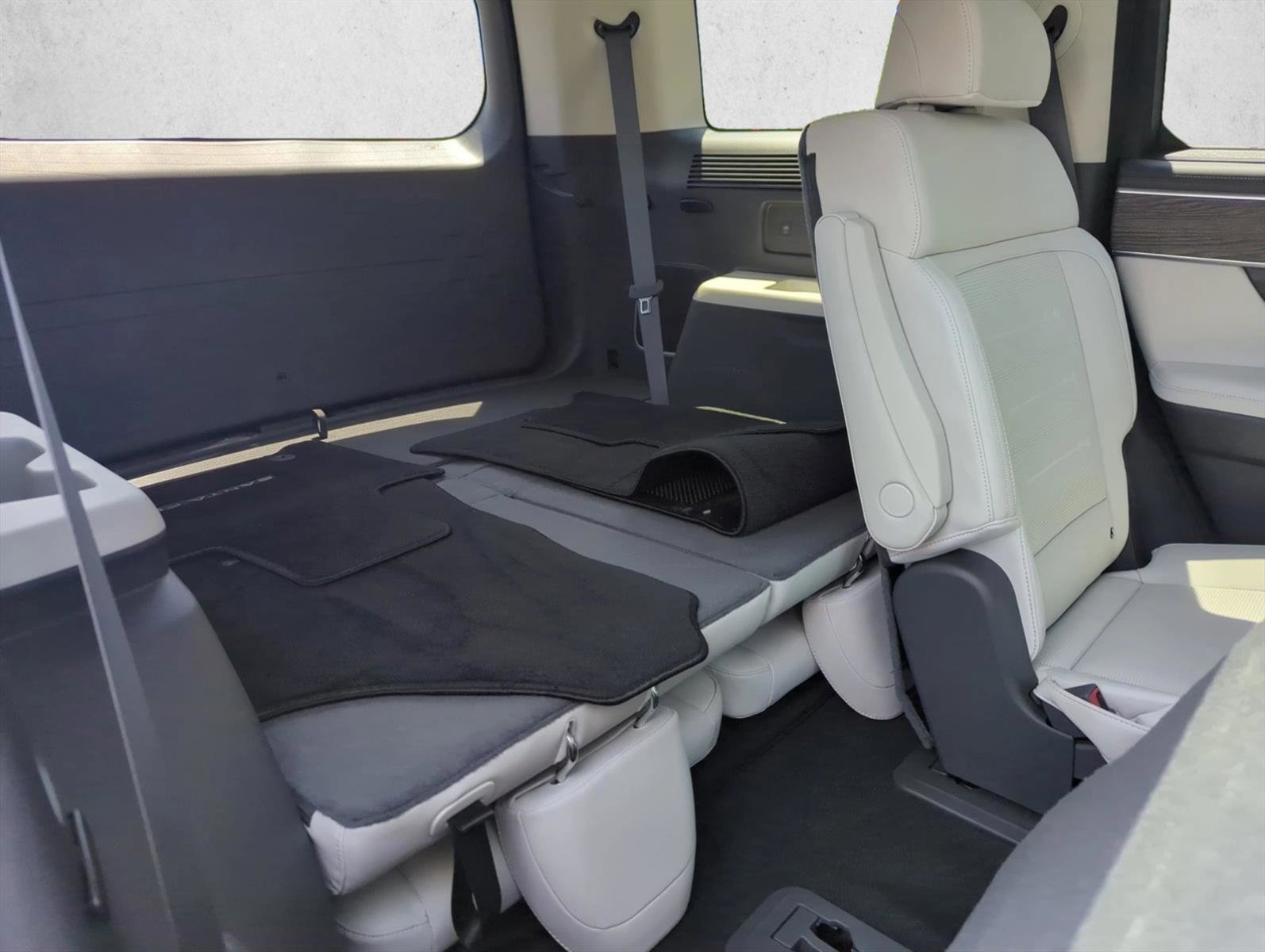Used 2025 Hyundai Santa Fe Calligraphy FWD image 26