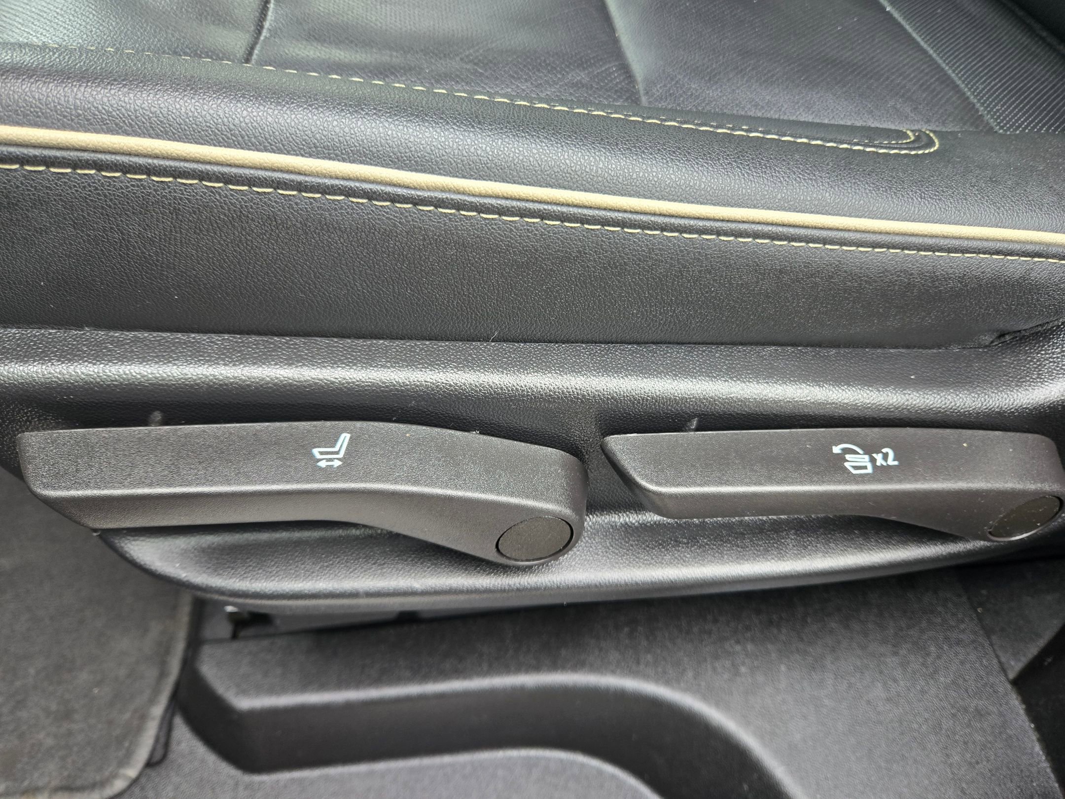 Used 2024 Chevrolet Tahoe Premier image 32