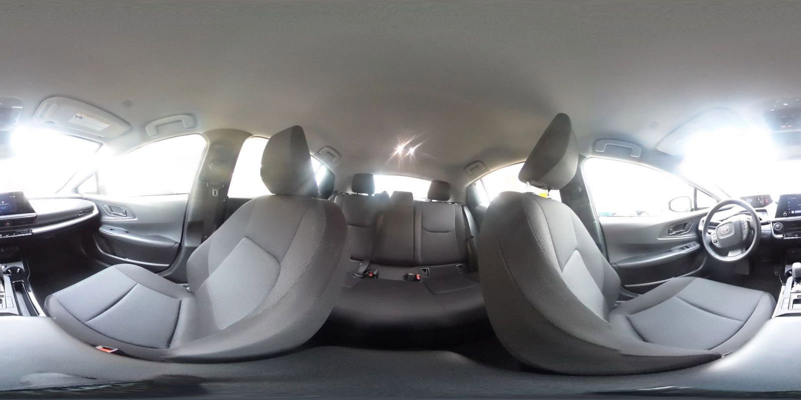 Used 2025 Toyota Prius LE image 40