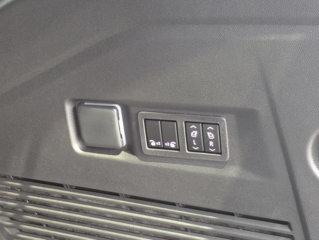 New 2026 GMC Yukon Denali w/ Sun & Power Step Package AWD/4WD image 35