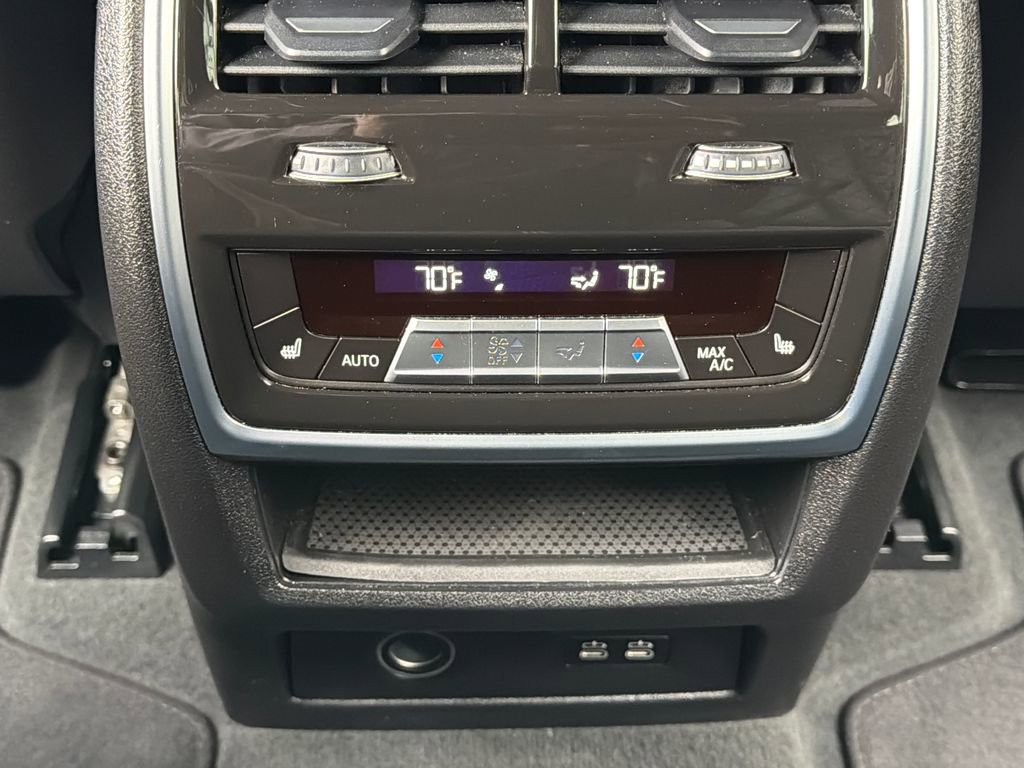 Used 2025 BMW X5 xDrive40i w/ Climate Comfort Package image 12