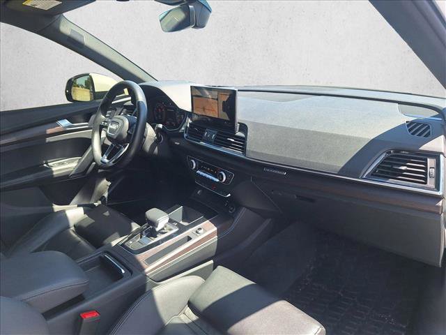 Used 2022 Audi Q5 2.0T Premium Plus w/ Premium Plus Package AWD/4WD image 16