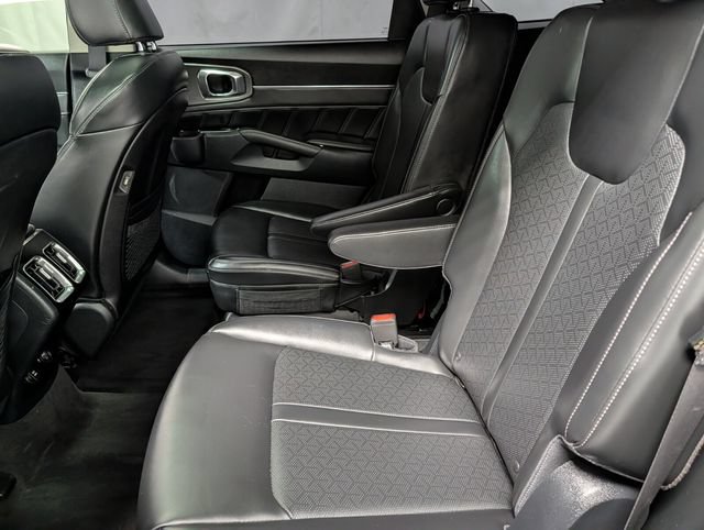 Used 2023 Kia Sorento SX AWD/4WD image 11