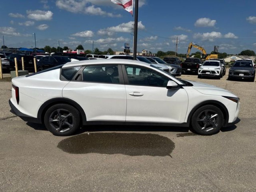 Used 2025 Kia K4 FWD image 12