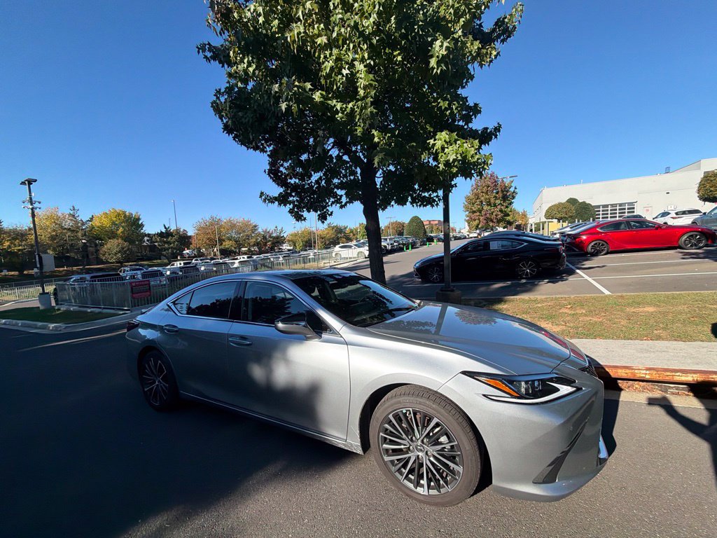 Certified 2023 Lexus ES 350 w/ Premium Package FWD image 6