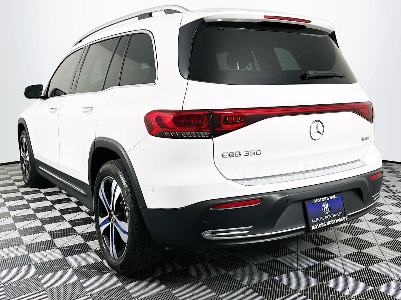 Used 2023 Mercedes-Benz EQB 350 4MATIC SUV w/ Exclusive Package image 9