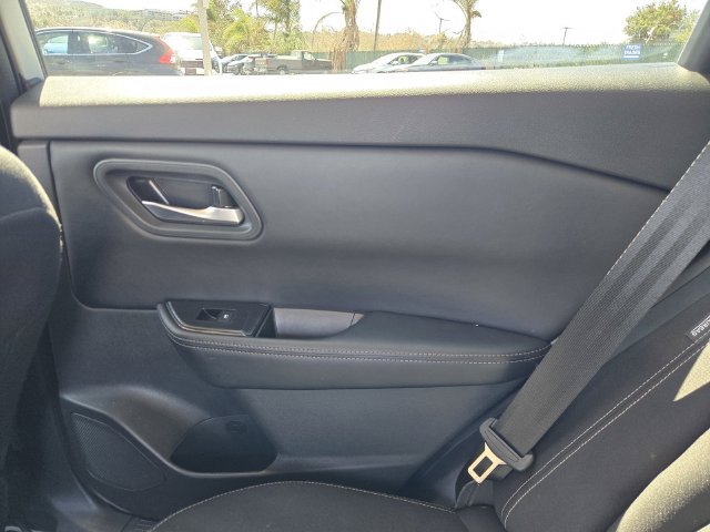 Used 2025 Nissan Rogue SV FWD image 11