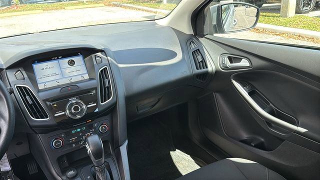 Used 2018 Ford Focus SEL image 16