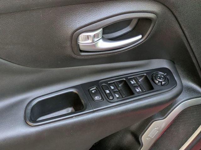 Used 2018 Jeep Renegade Limited w/ UConnect 8.4 Nav Group image 10