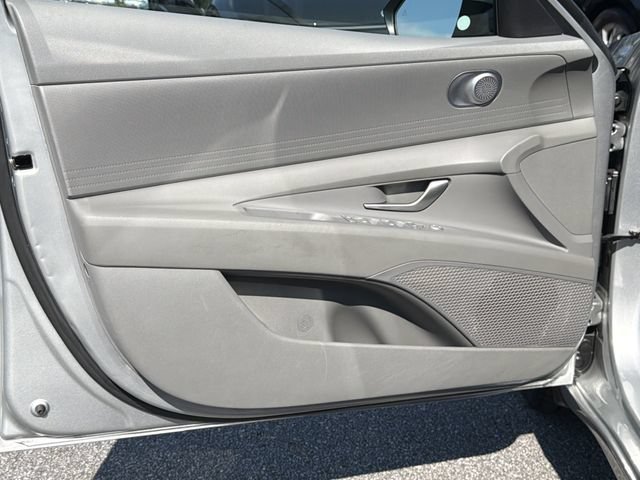 Certified 2022 Hyundai Elantra SE FWD image 10