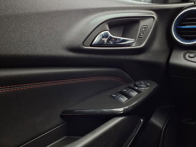 Used 2025 Chevrolet Trax LT w/ LT Convenience Package image 20