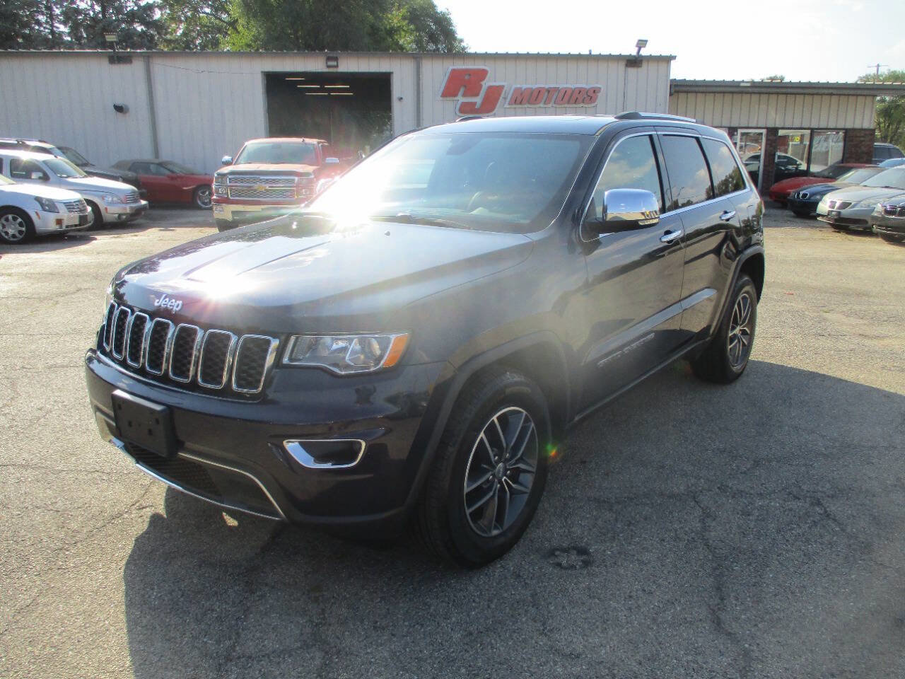 Used 2018 Jeep Grand Cherokee Limited image 7