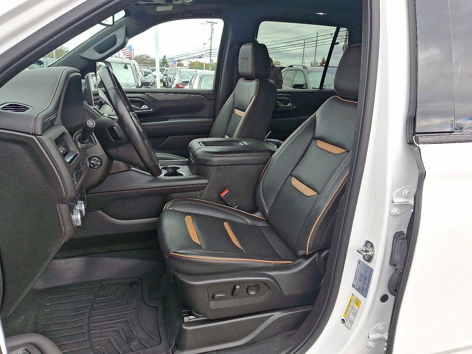 Used 2022 GMC Yukon AT4 image 16