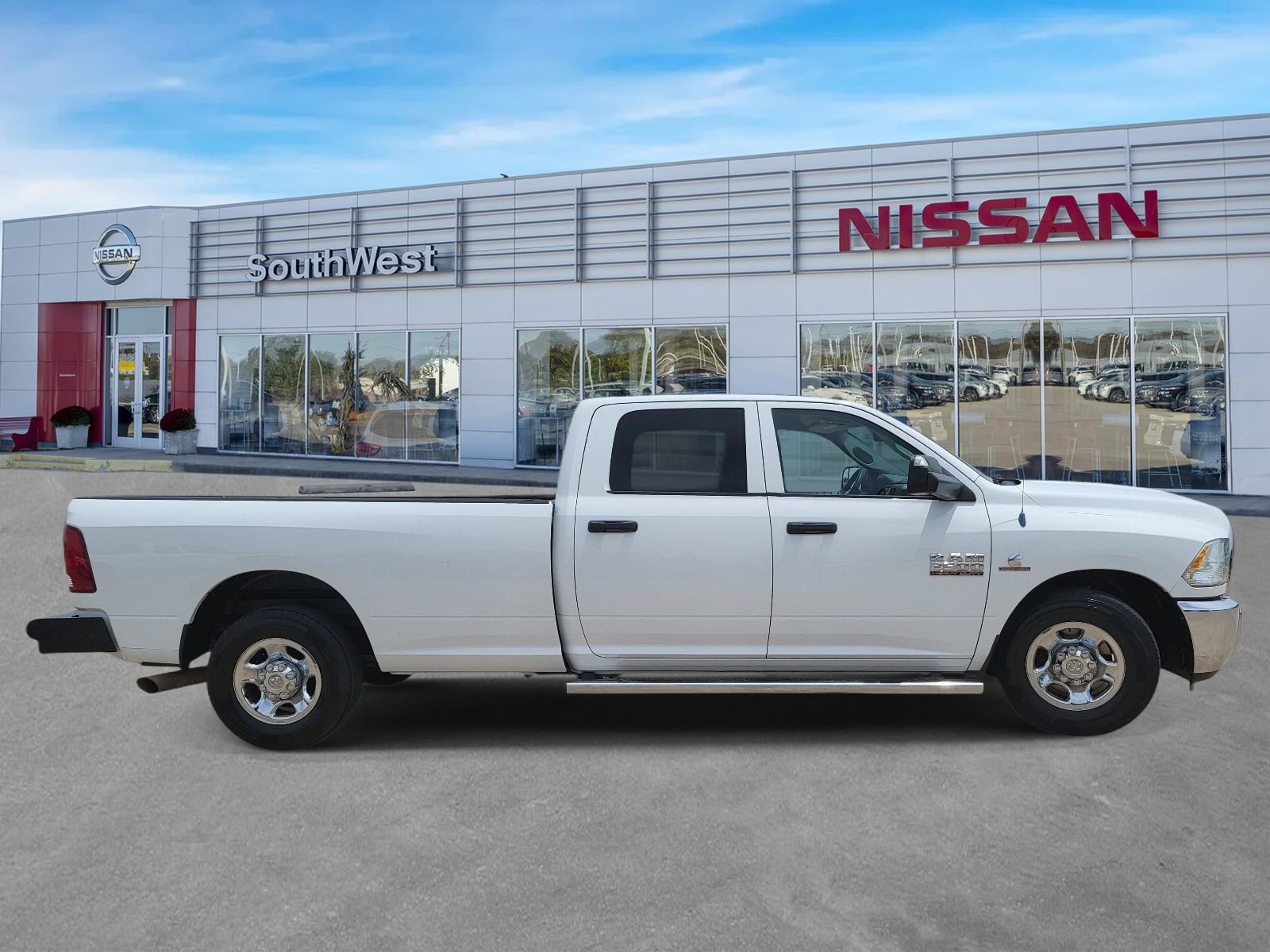 Used 2013 RAM 2500 Tradesman w/ Chrome Appearance Group RWD image 3