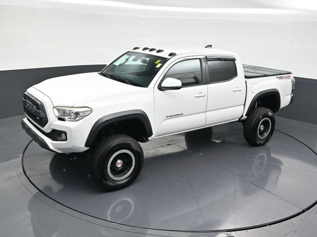 Used 2020 Toyota Tacoma TRD Off-Road AWD/4WD image 16