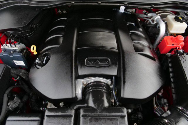 Used 2015 Chevrolet SS / 6.2L V8 / Sunroof / Heated & image 39