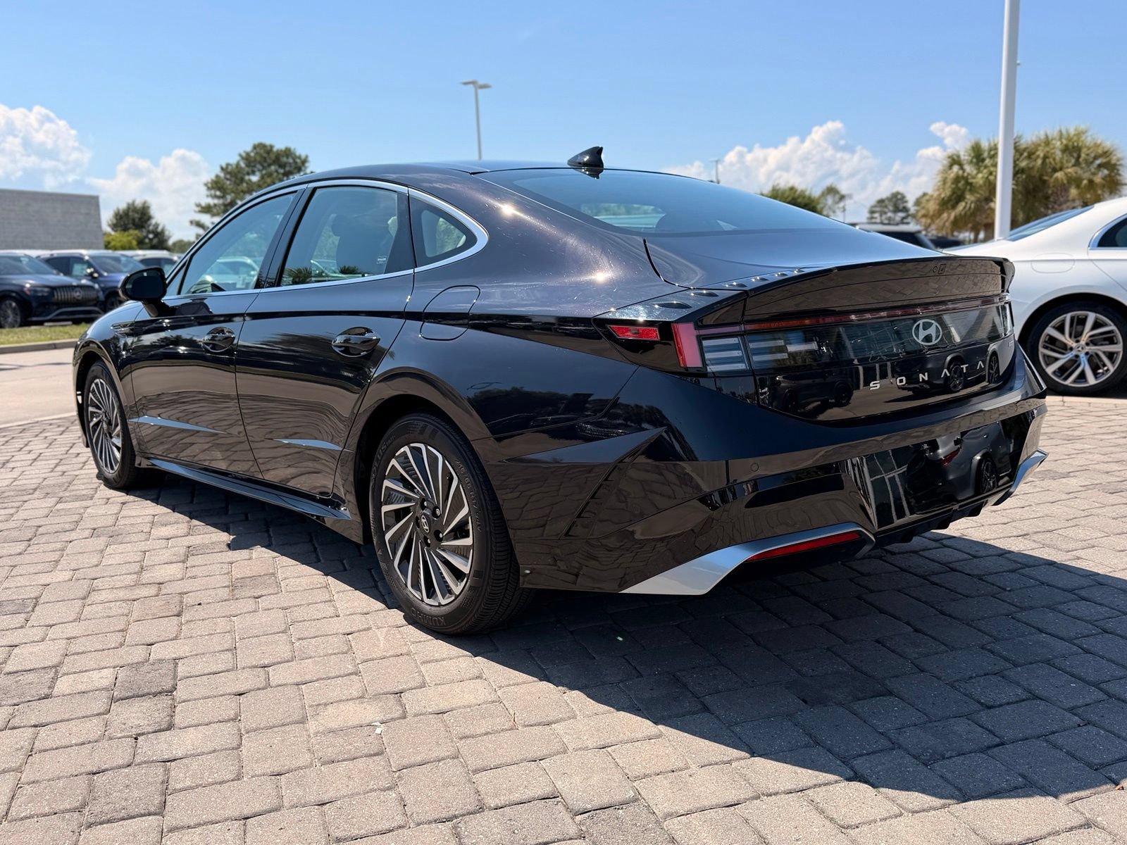 Used 2025 Hyundai Sonata Limited FWD image 11