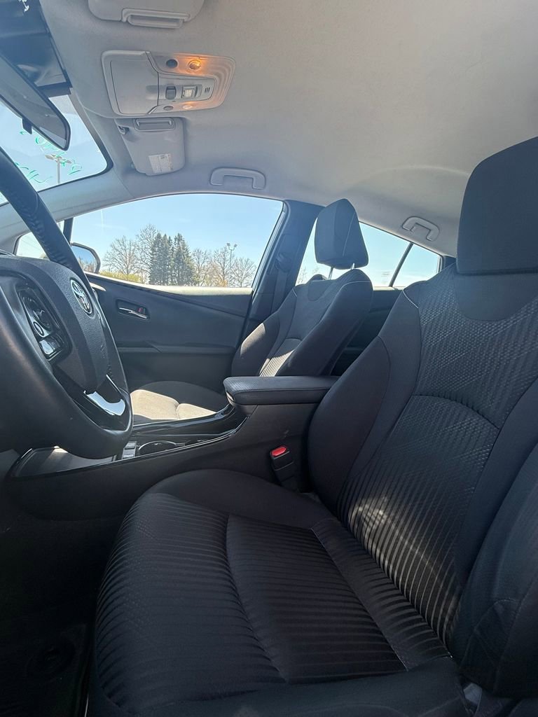 Used 2022 Toyota Prius Prime LE FWD image 22