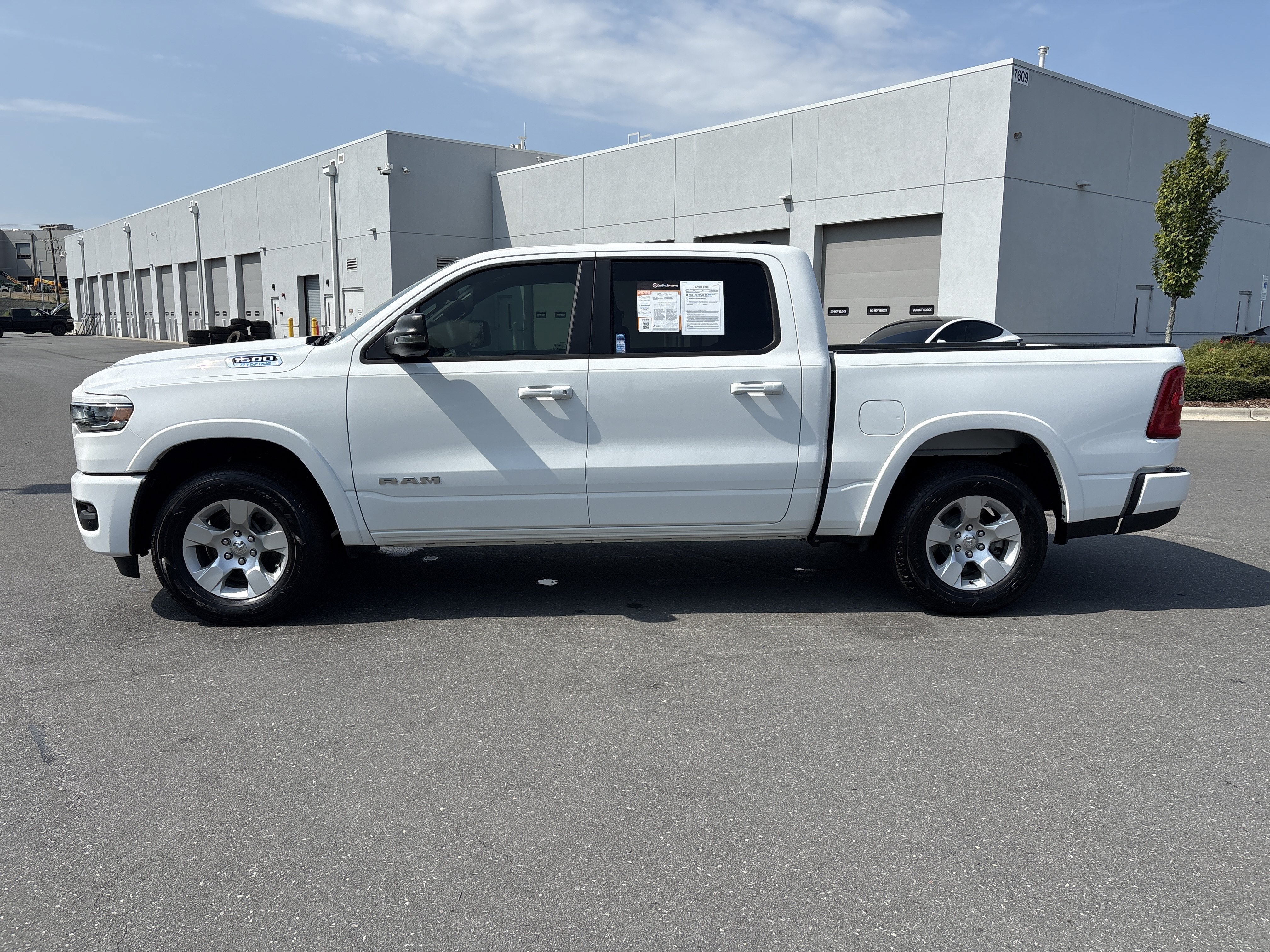 Used 2025 RAM 1500 Big Horn AWD/4WD image 6