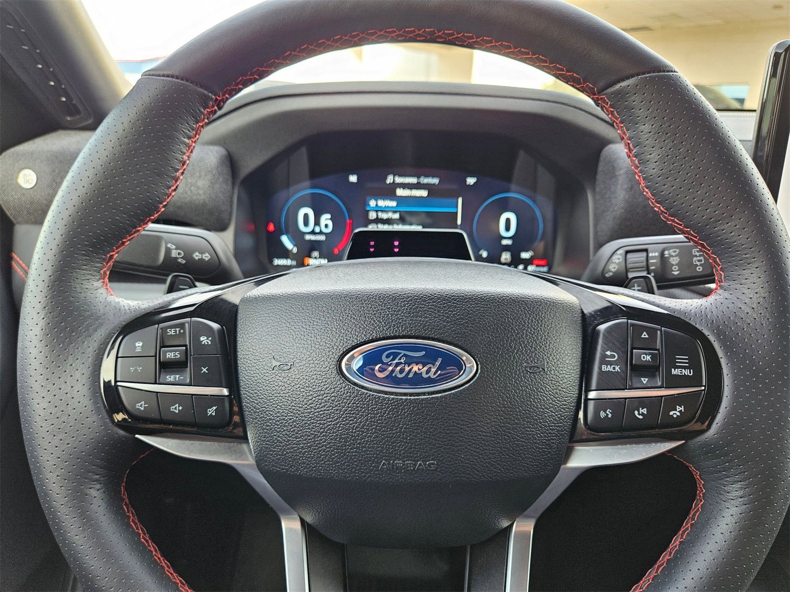 Used 2025 Ford Explorer ST image 19