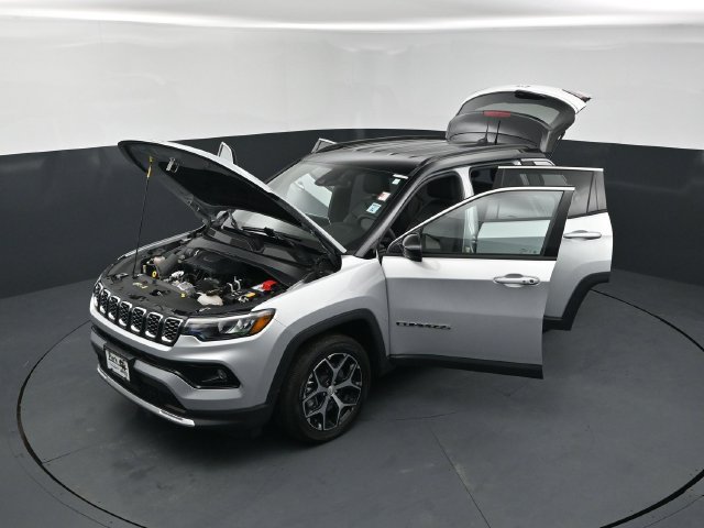 Used 2024 Jeep Compass Limited AWD/4WD image 26