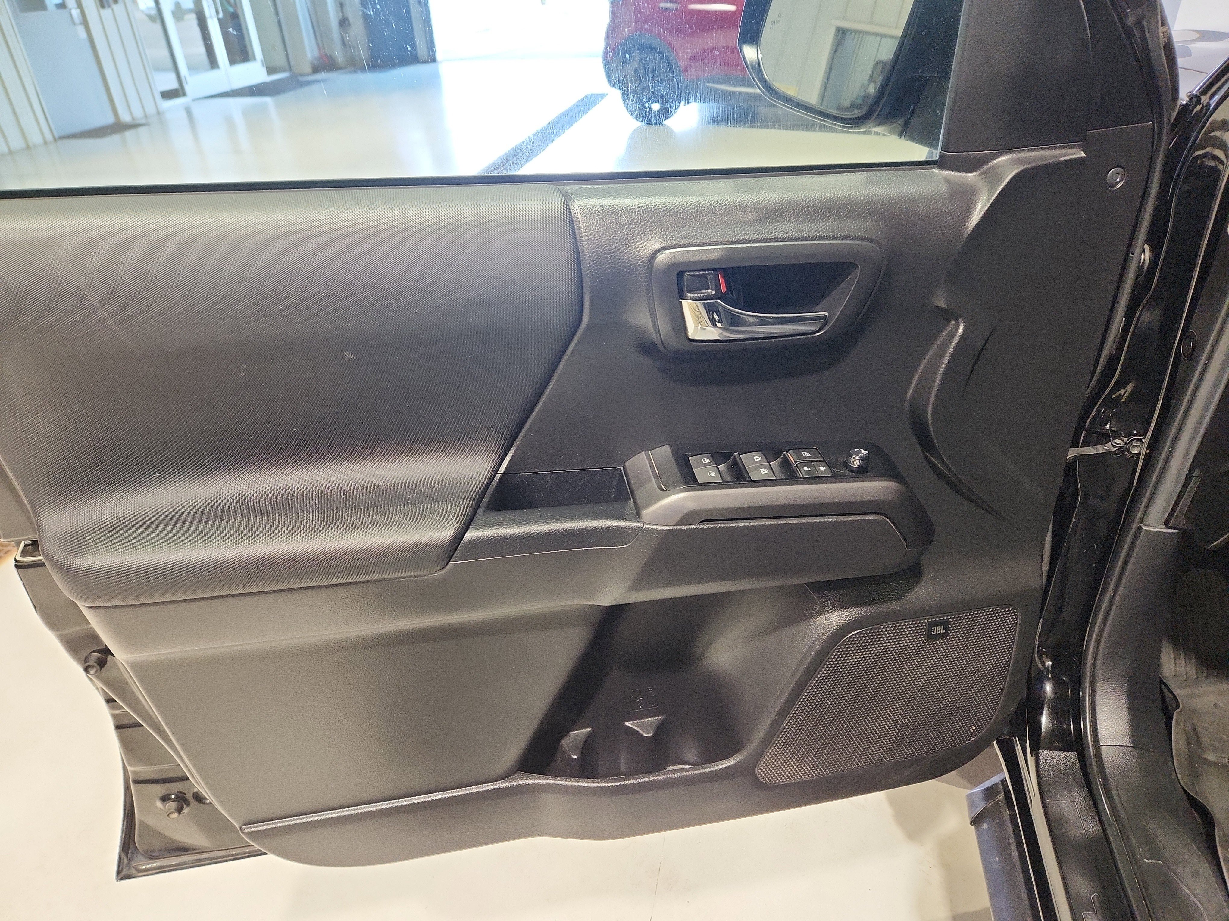 Used 2023 Toyota Tacoma TRD Off-Road image 15