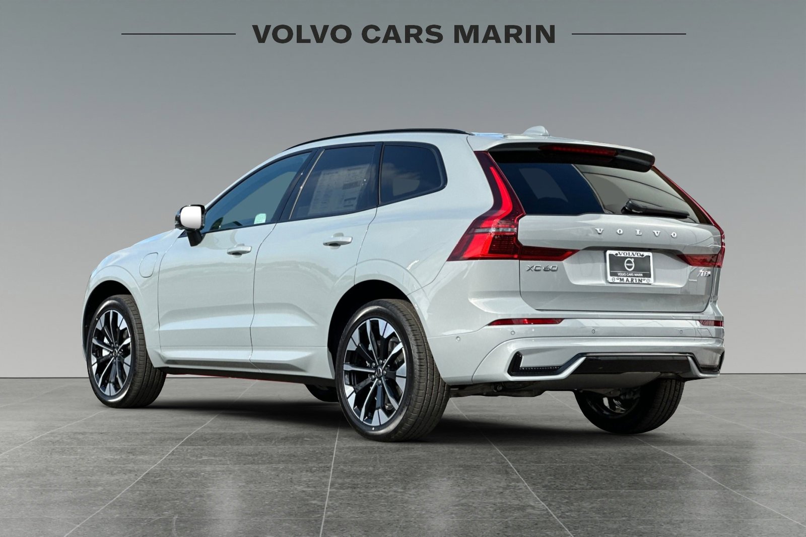 New 2026 Volvo XC60 T8 Plus w/ Climate Package image 6