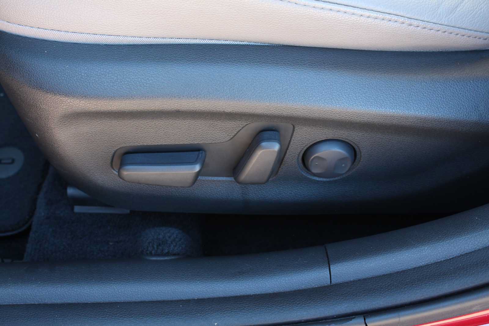 Used 2017 Hyundai Elantra Limited FWD image 29