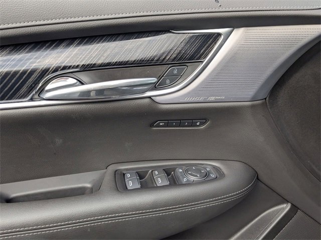 Used 2025 Cadillac XT6 Premium Luxury image 12