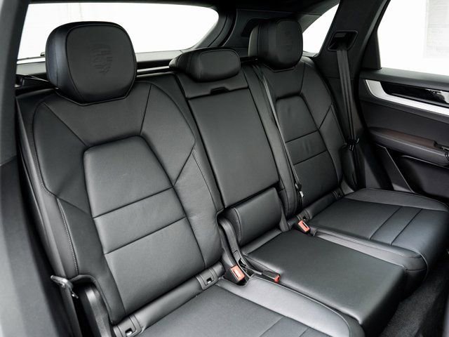 New 2026 Porsche Cayenne image 25