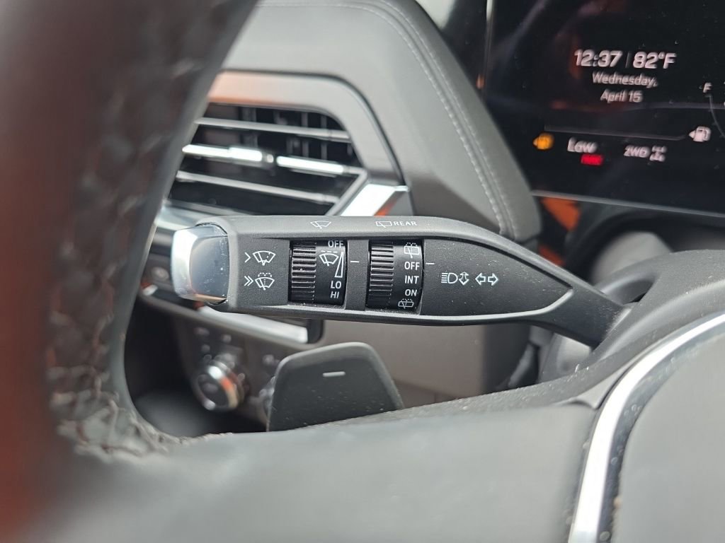 Used 2025 GMC Yukon XL Denali w/ Sun & Power Step Package image 19