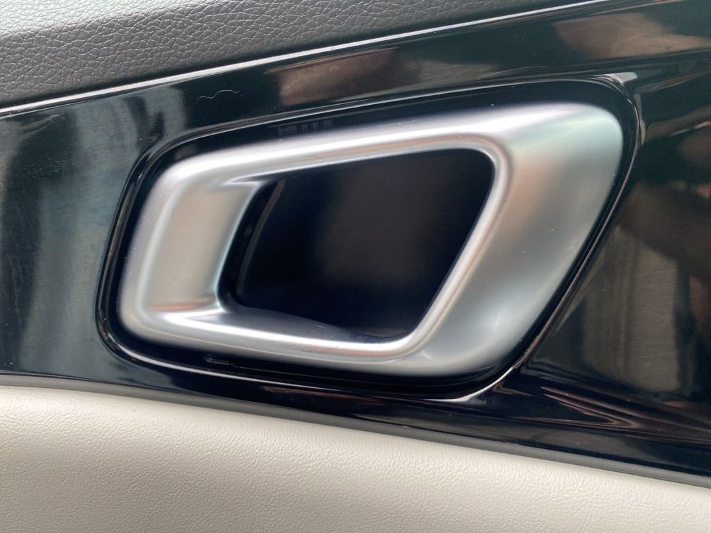 Certified 2023 Kia Carnival EX image 33