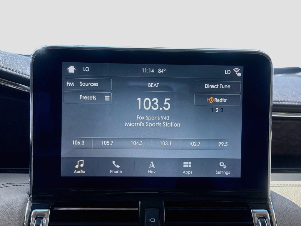 Used 2018 Lincoln Navigator Select AWD/4WD image 16