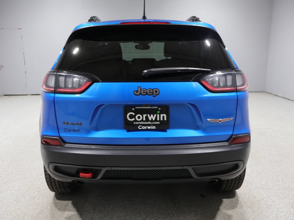 Used 2022 Jeep Cherokee Trailhawk w/ Premium Leather Package AWD/4WD video 3