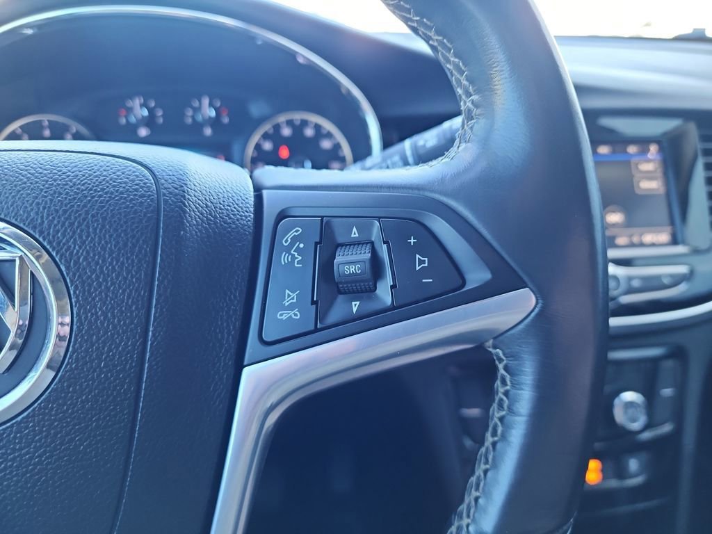Used 2022 Buick Encore Preferred w/ Safety Package image 23