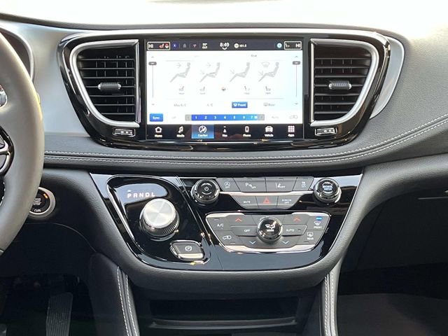 New 2026 Chrysler Pacifica Limited w/ S Appearance Package AWD/4WD image 15
