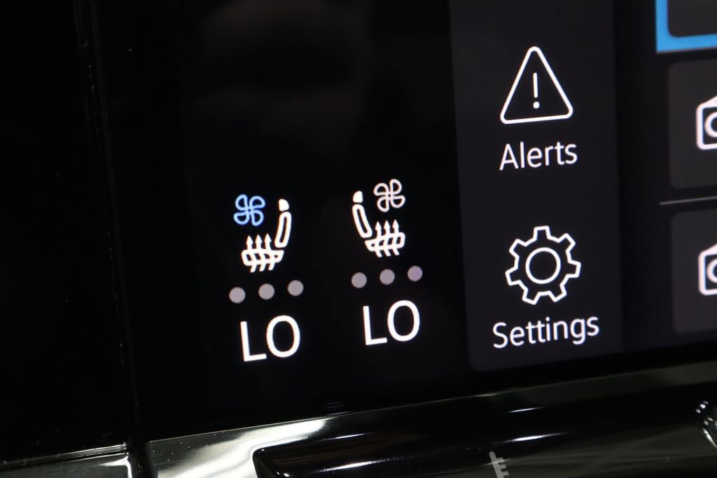 Used 2025 Volkswagen Atlas SE FWD image 4